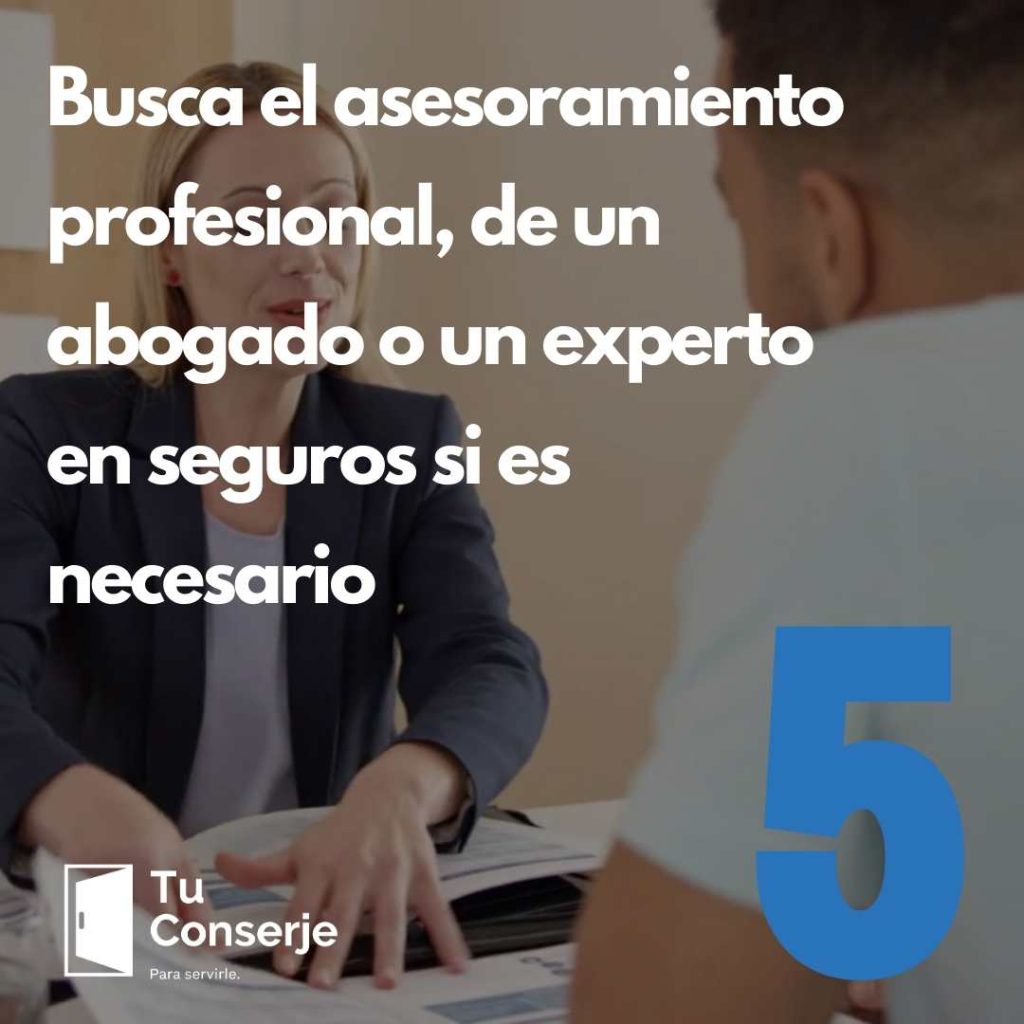 Los proveedores deben hacerlo si es necesario presentar un reclamo lo antes posible y cooperar plenamente con la compañía de seguros. Deben proporcionar toda la documentación solicitada y estar preparados para negociar el reclamo, ya que las compañías de seguros inicialmente pueden ofrecer acuerdos más bajos. Los proveedores deben buscar el asesoramiento profesional de un abogado o un experto en seguros si es necesario.